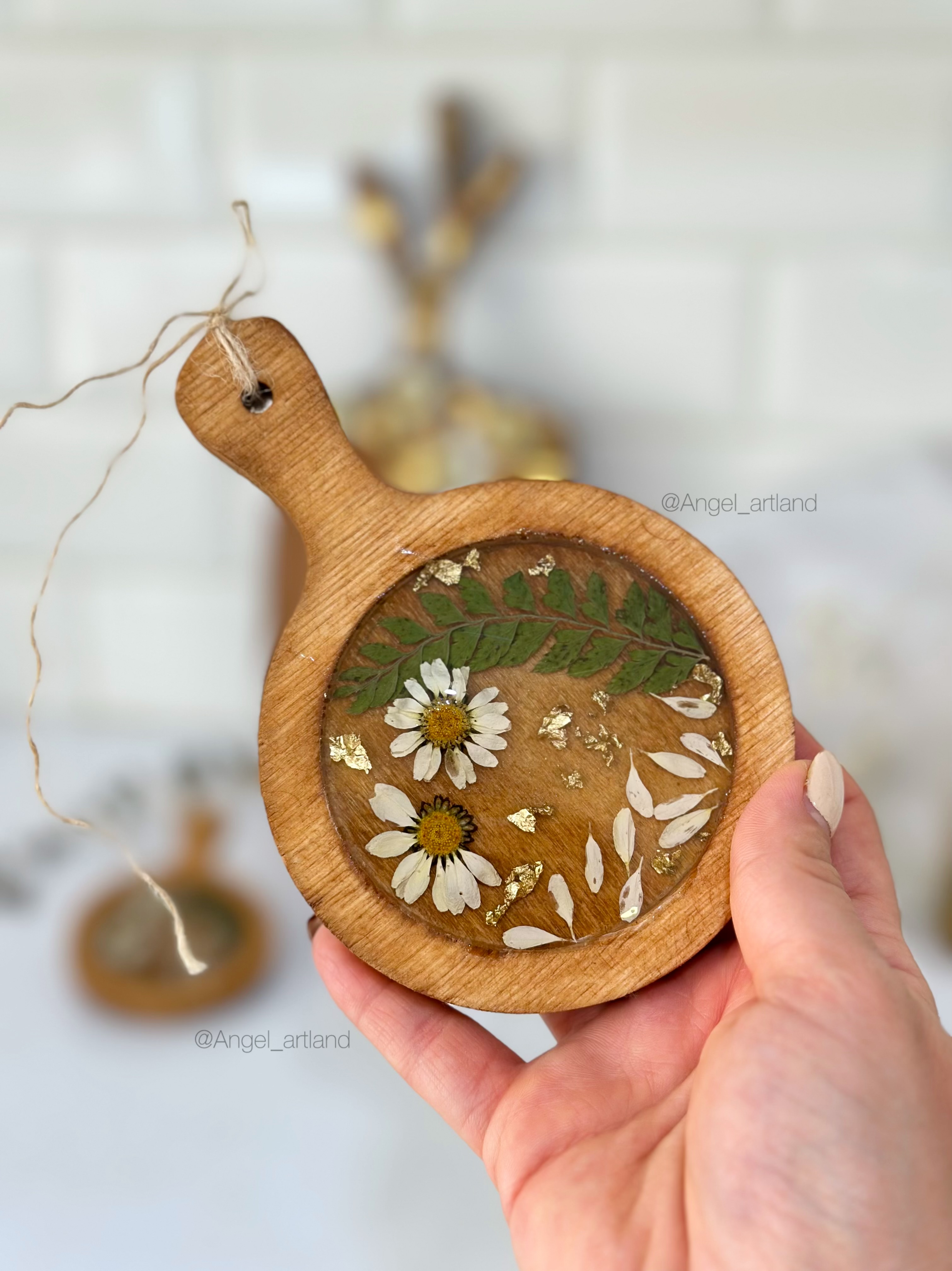 جا ماگی چوب و رزین کارشده با گل طبیعی بابونه